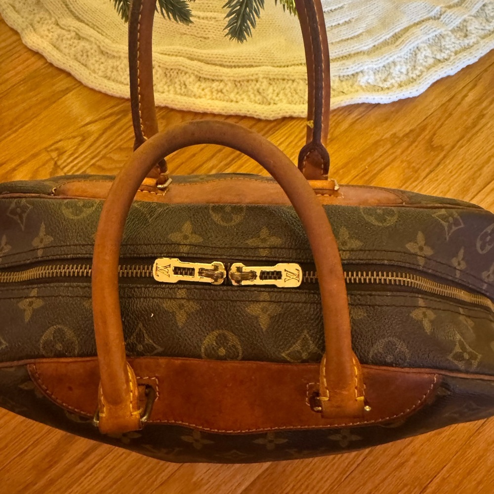 Vintage Louis Vuitton Deauville Monogram Structured Travel Bag - Picture 5 of 10